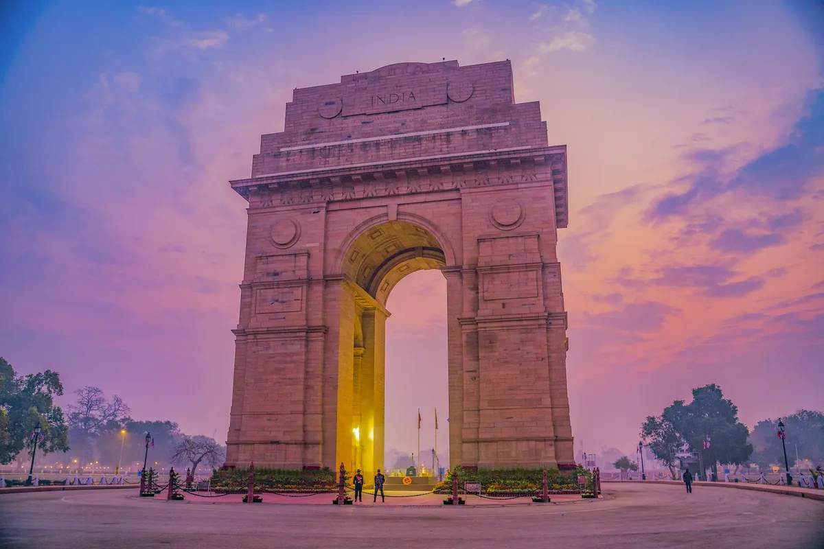 India Gate in New Delhi – Jaipur to Delhi taxi service