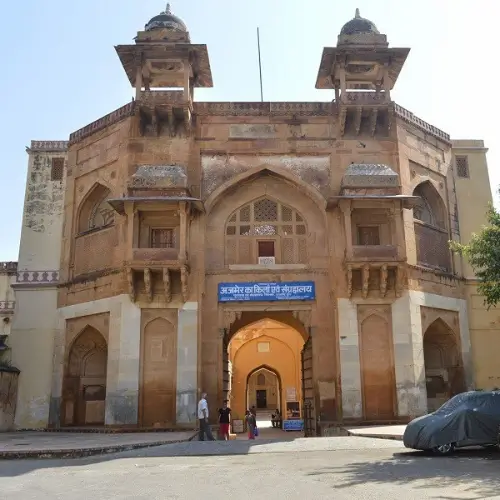 akbar fort museum